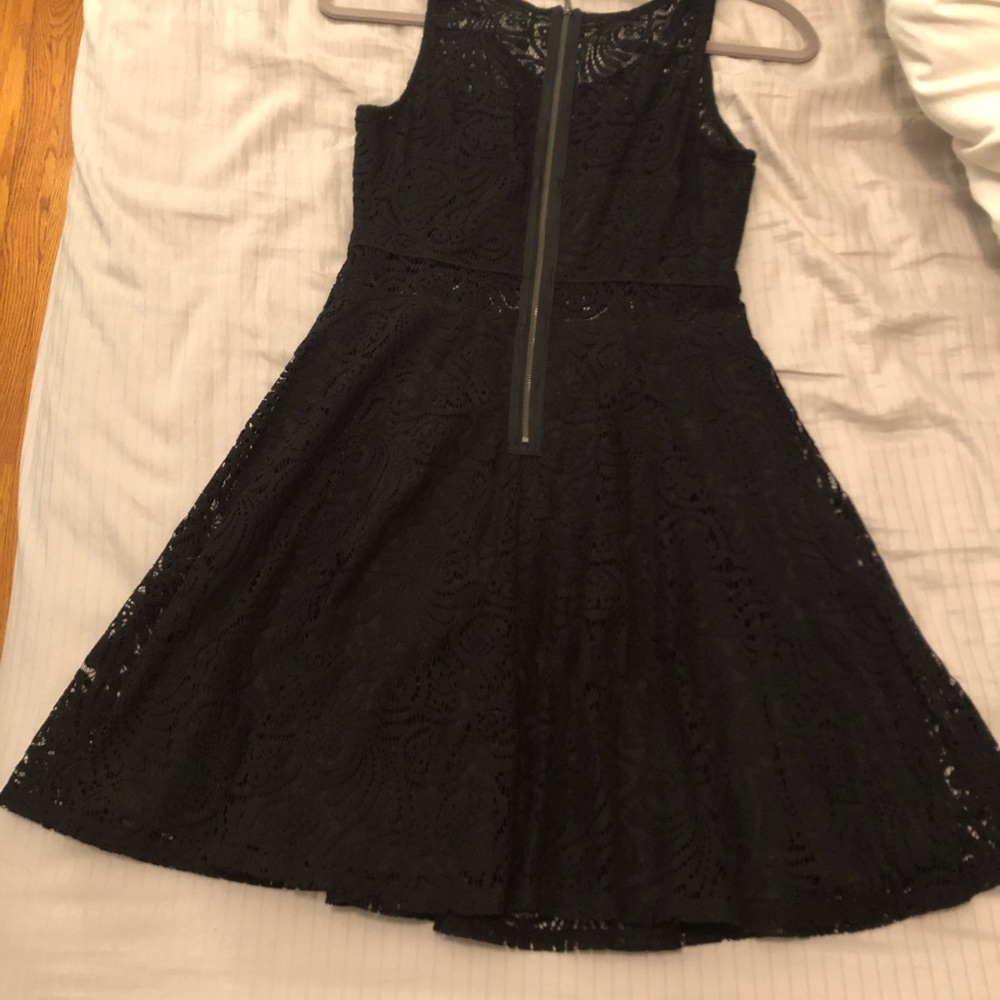 Dress - Picture 4 of 6